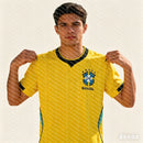 Camisa de Futebol Brasil 2026 Kit Home Masculina Adulto Secagem Rápida Respirável Camiseta de Torcedor Uso na Praia